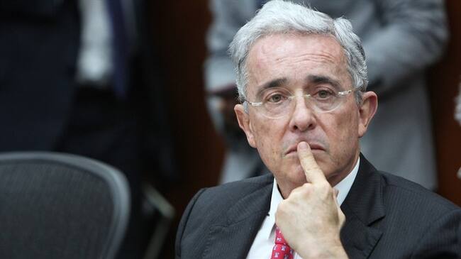 Álvaro Uribe volvió a rechazar la unificación de los periodos de alcaldes y gobernadores y la ampliación de su periodo hasta 2022. Foto: Colprensa