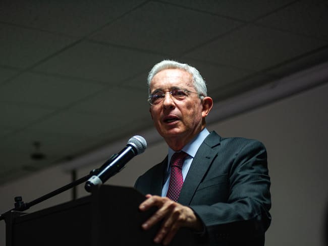 Álvaro Uribe. Foto: Sebastián Barros / NurPhoto via Getty Images