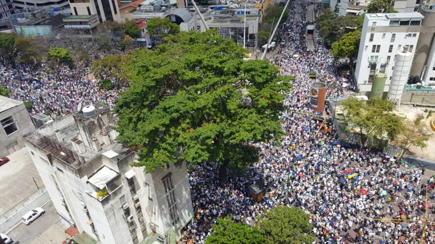 Multitudinario recibimiento a Guidó en Caracas. Foto: