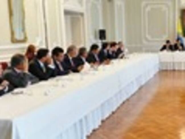 Reunión del Gobierno con los partidos políticos para hablar del nuevo acuerdo de paz. Foto: Colprensa.