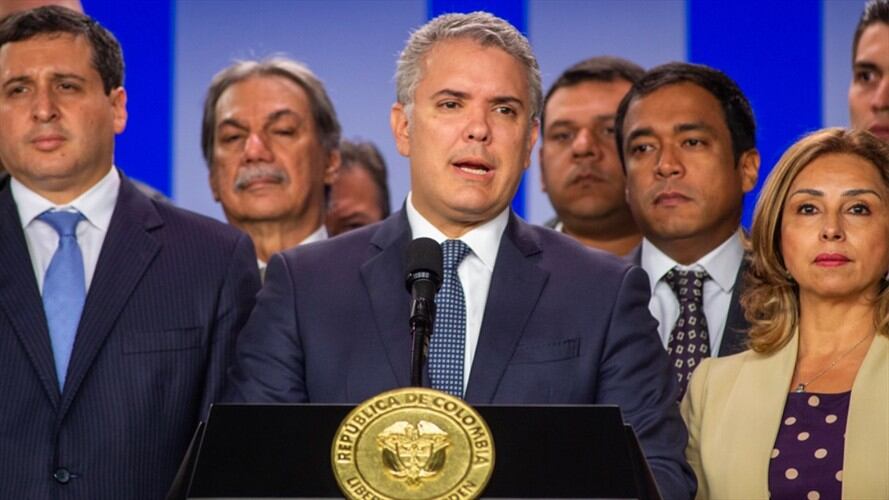 Reforma tributaria incluirá 3 días sin IVA al año y reducción de aporte a salud de pensionados. Foto: Presidencia