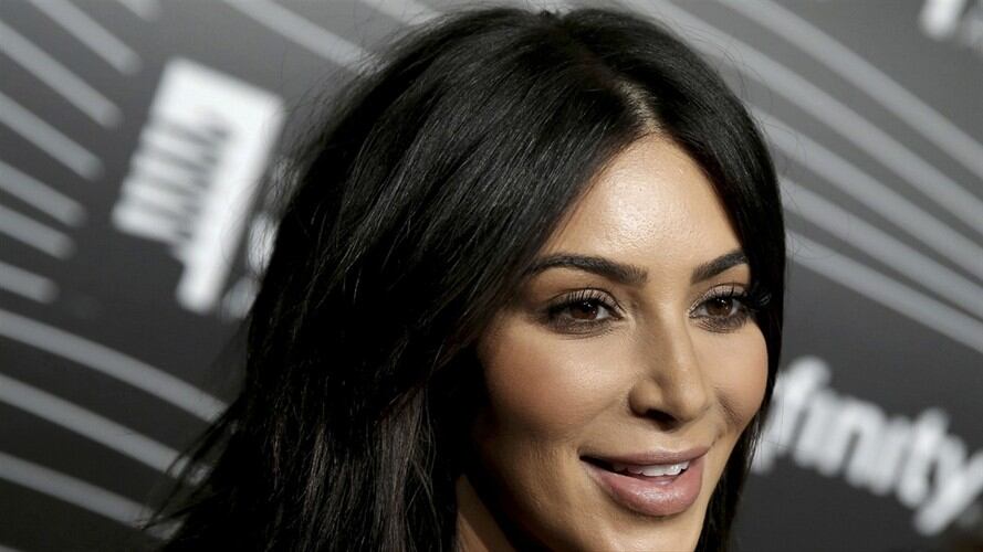 Kim Kardashian hizo su primera aparición en público, después del robo que presenció en Paris, Francia. Foto: Agencia Reuters