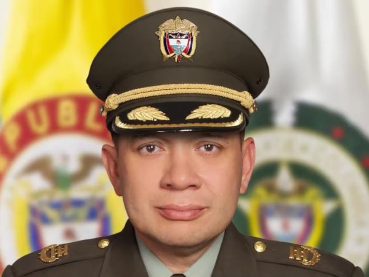 Coronel Carlos Feria, exjefe de seguridad de Gustavo Petro, fue retirado de la Policía