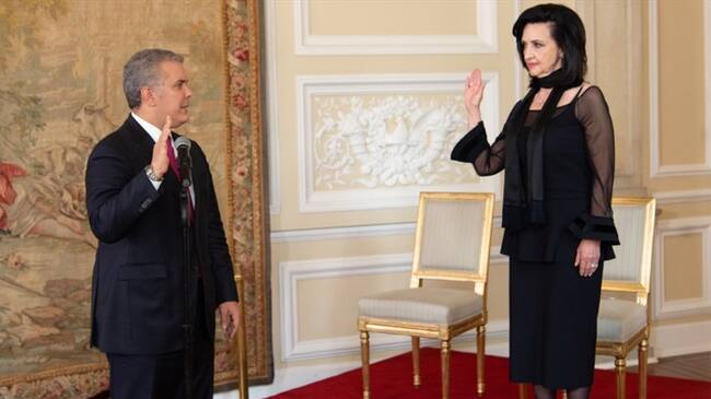 “Usted tiene una gran solvencia ética”: Duque posesionó a la canciller Claudia Blum. Foto: presidencia