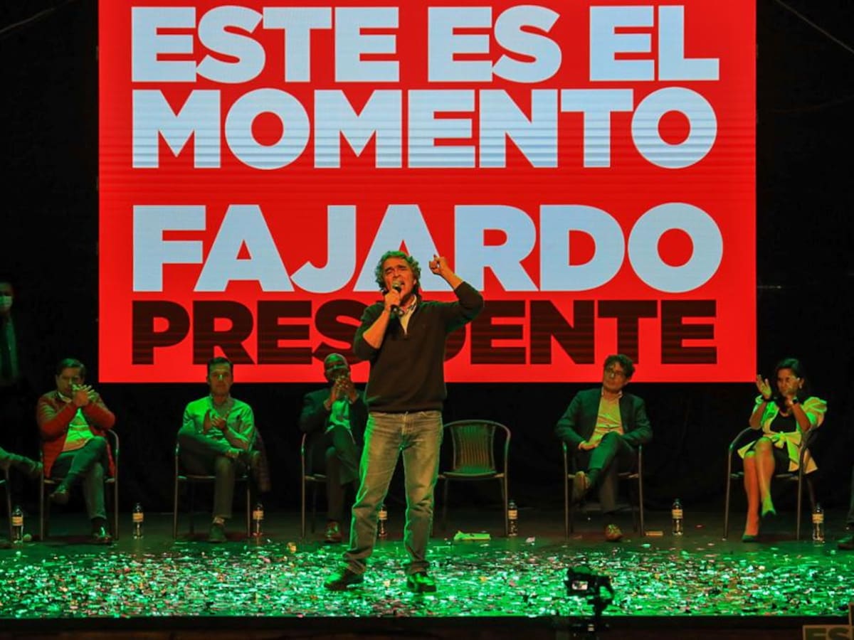 Sergio Fajardo cambia de imagen para acercar al liberalismo y a otros sectores