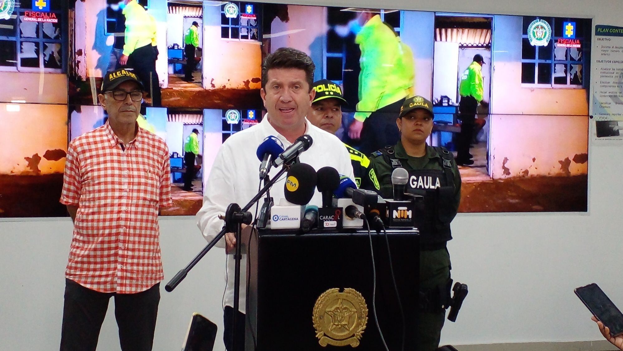 El alcalde William Dau y el ministro Molano se reunieron tras una rueda de prensa en la capital de Bolívar. Crédito: Cortesía.