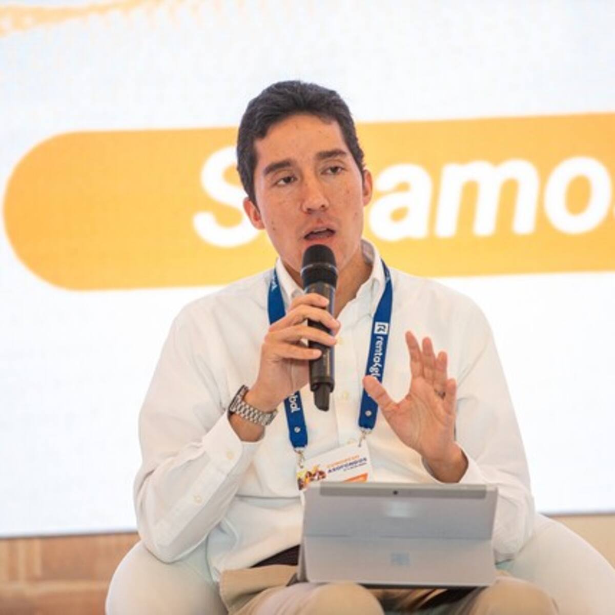 Gobierno abandonó compromiso de cumplir regla fiscal y no hay voluntad de recortar gasto: Fedesarrollo