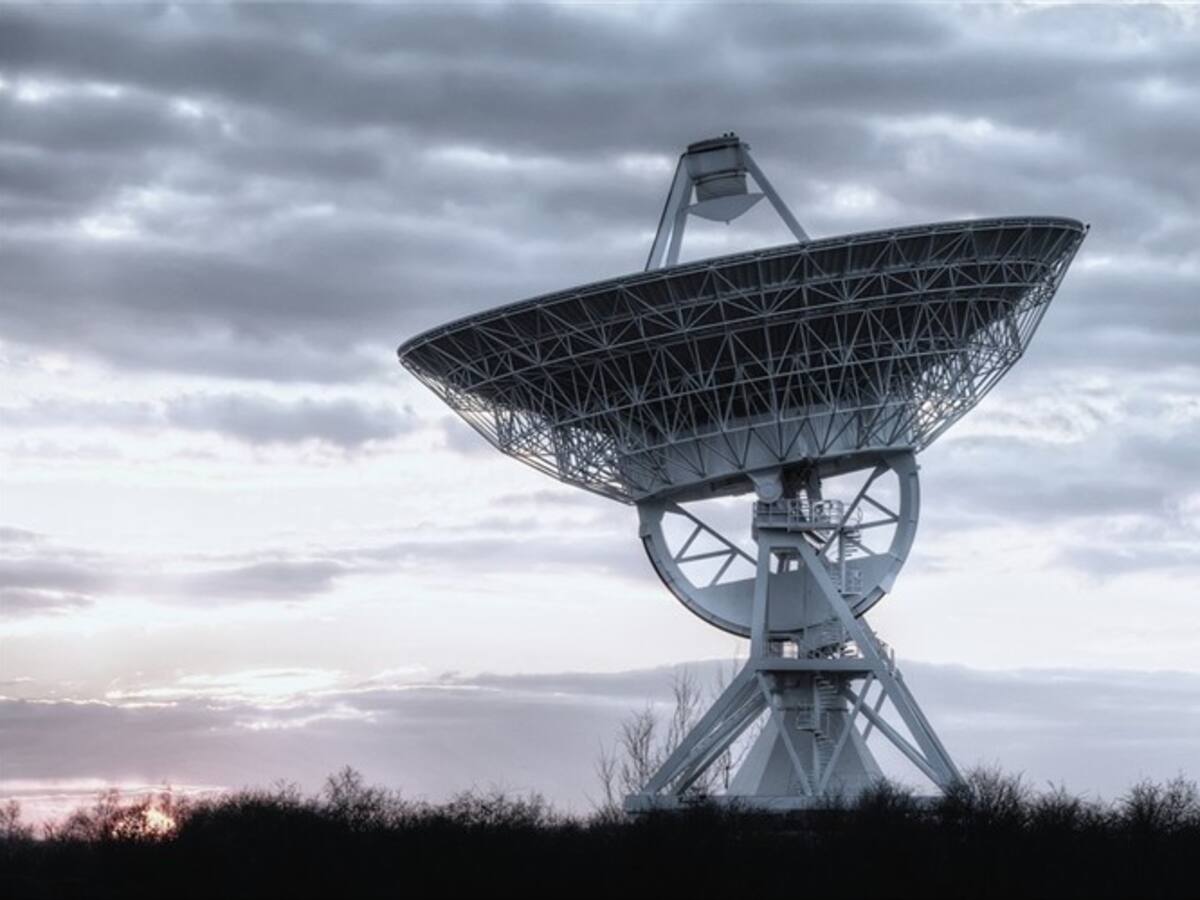 ¿Es posible resolver la conexión de colegios por vía satélite? Experto responde