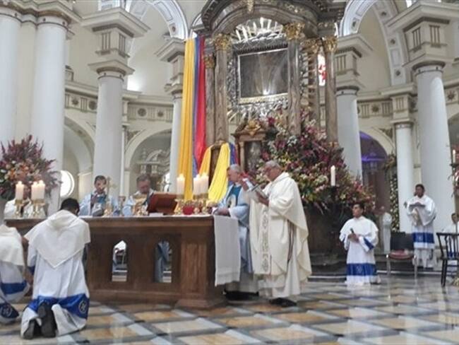 &quot;El presidente Iván Duque mostró su afecto por la Virgen del Rosario de Chiquinquirá y eso nadie se lo puede quitar&quot;, dijo Álzate.. Foto: W