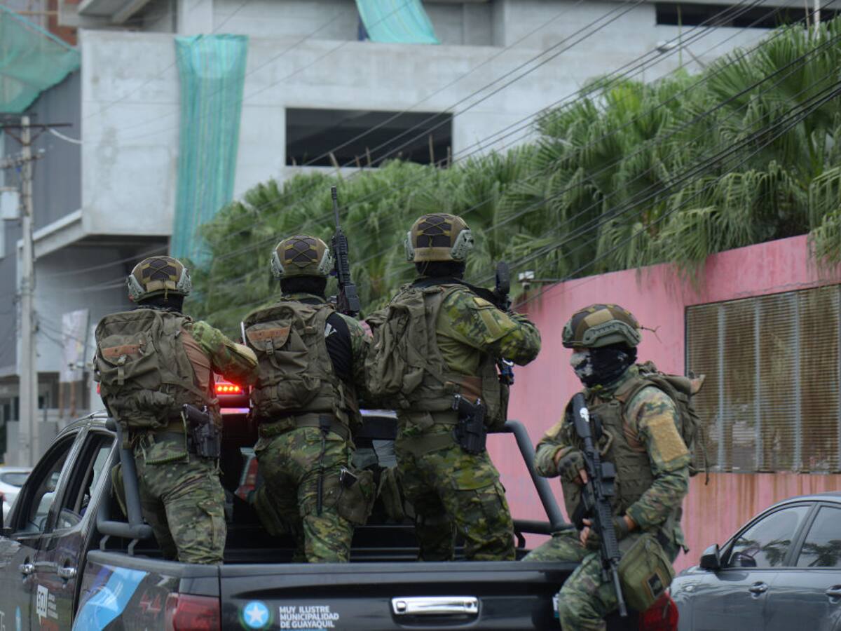 Perú envía contingente de operaciones especiales de la Policía a frontera con Ecuador
