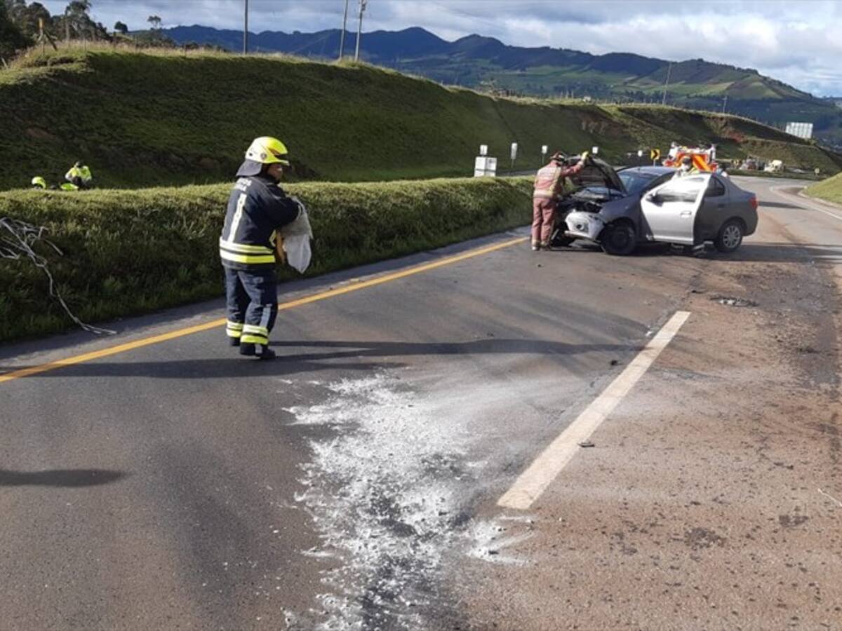 Un bebé muerto y dos heridos deja accidente de tránsito en vía Bogotá - Tunja