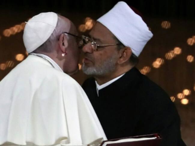 El hecho se dio luego de firmar un documento sobre la lucha contra el terrorismo.. Foto: Agencia Reuters