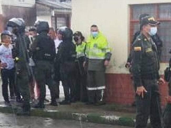 La Policía atendía el llamado de la comunidad por la presencia de un hombre que realizaba disparos . Foto: Cortesía