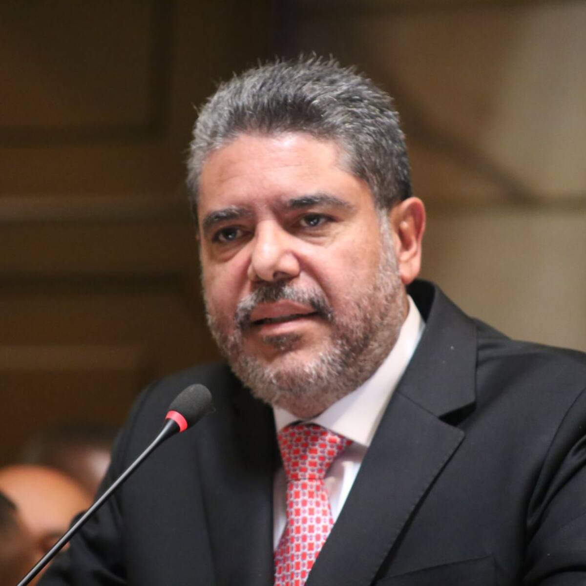 Quién es Carlos Hernán Rodríguez, quien regresa al cargo de contralor general