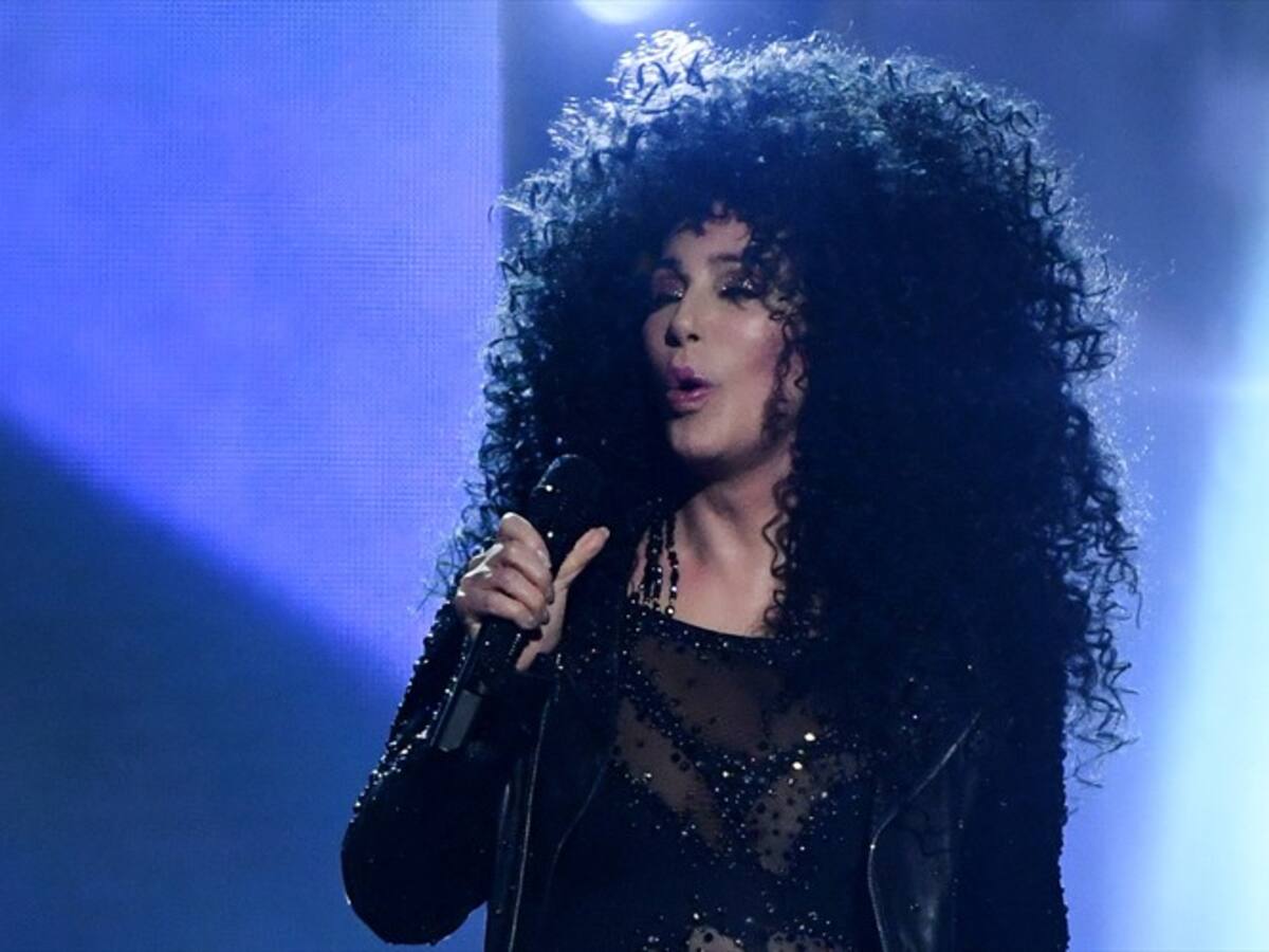 El impresionante aspecto de Cher no es solo mérito de su cirujano plástico