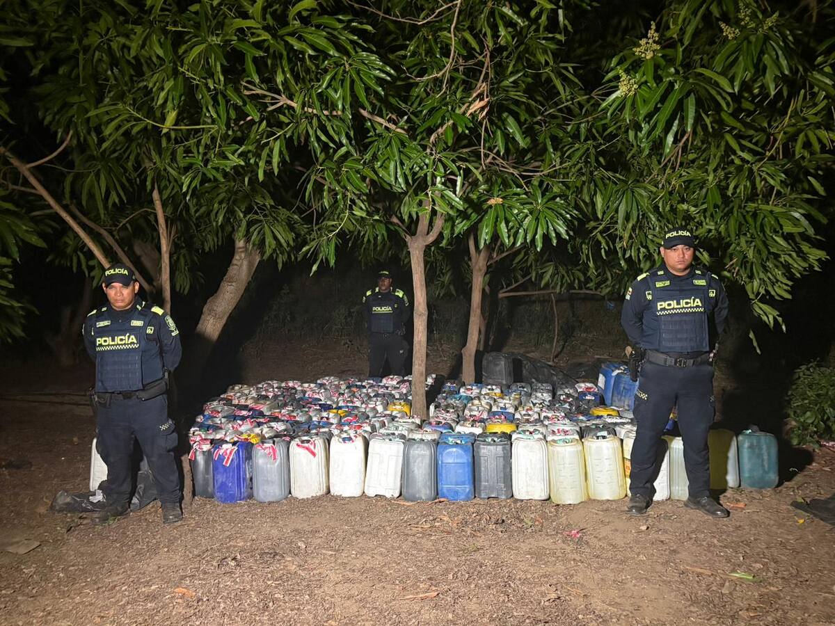 Policía Nacional recupera más de mil galones de gasolina en Santa Marta