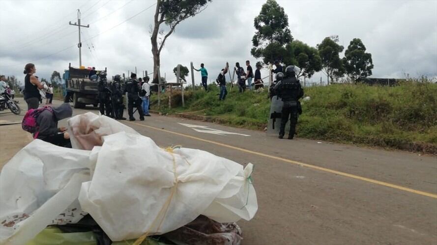 Ciudadanos desalojados piden soluciones de vivienda en Popayán. Foto: Cortesía Camilo Fajardo