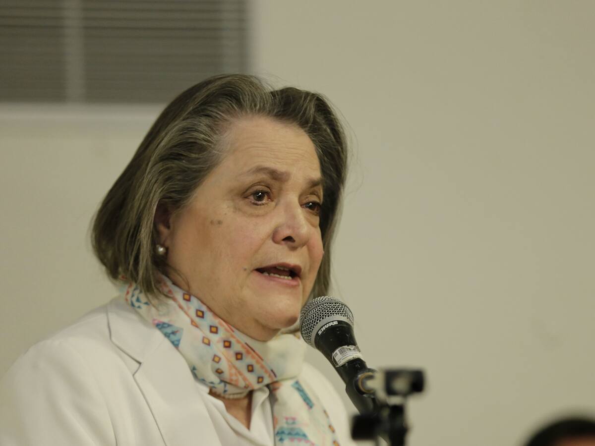 Clara López: Es grave entregar un arma como Pegasus a una cuestionada inteligencia militar