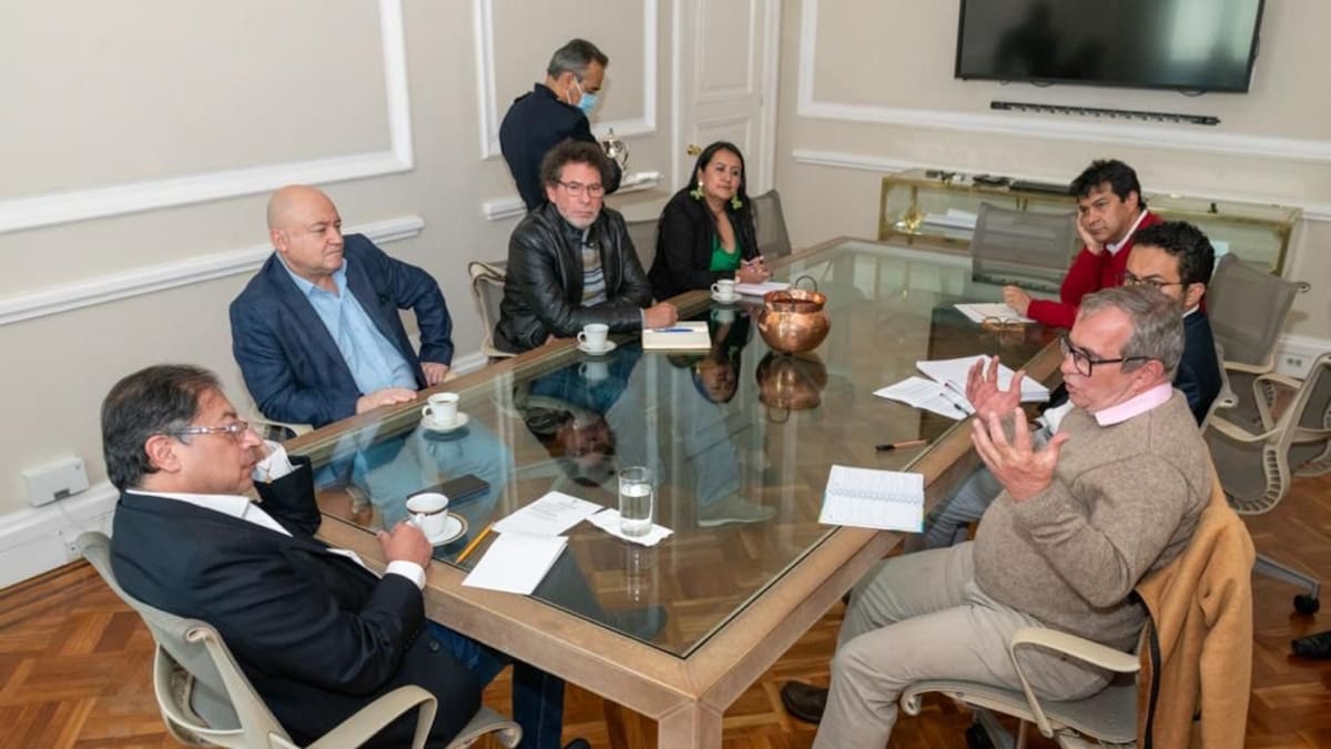 Implementación de paz: tema en reuniones que Petro tuvo con Santos y Rodrigo Londoño
