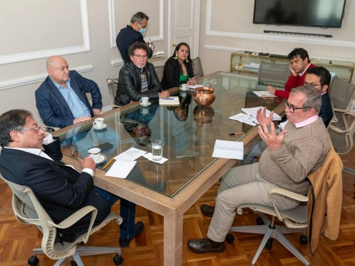 Implementación de paz: tema en reuniones que Petro tuvo con Santos y Rodrigo Londoño