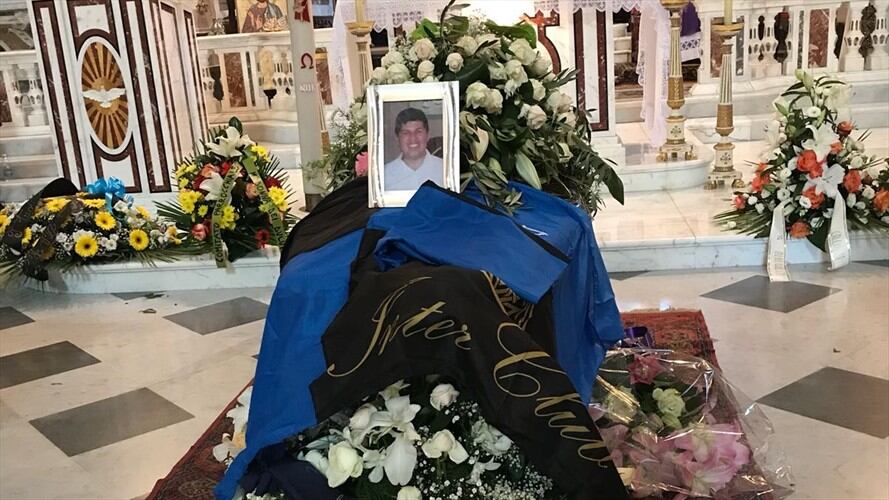 Gracias a su amor por el Inter de Milan, una bandera con los colores azul y negro cubrieron los restos de Henry Díaz. Foto: Néstor Pongutá