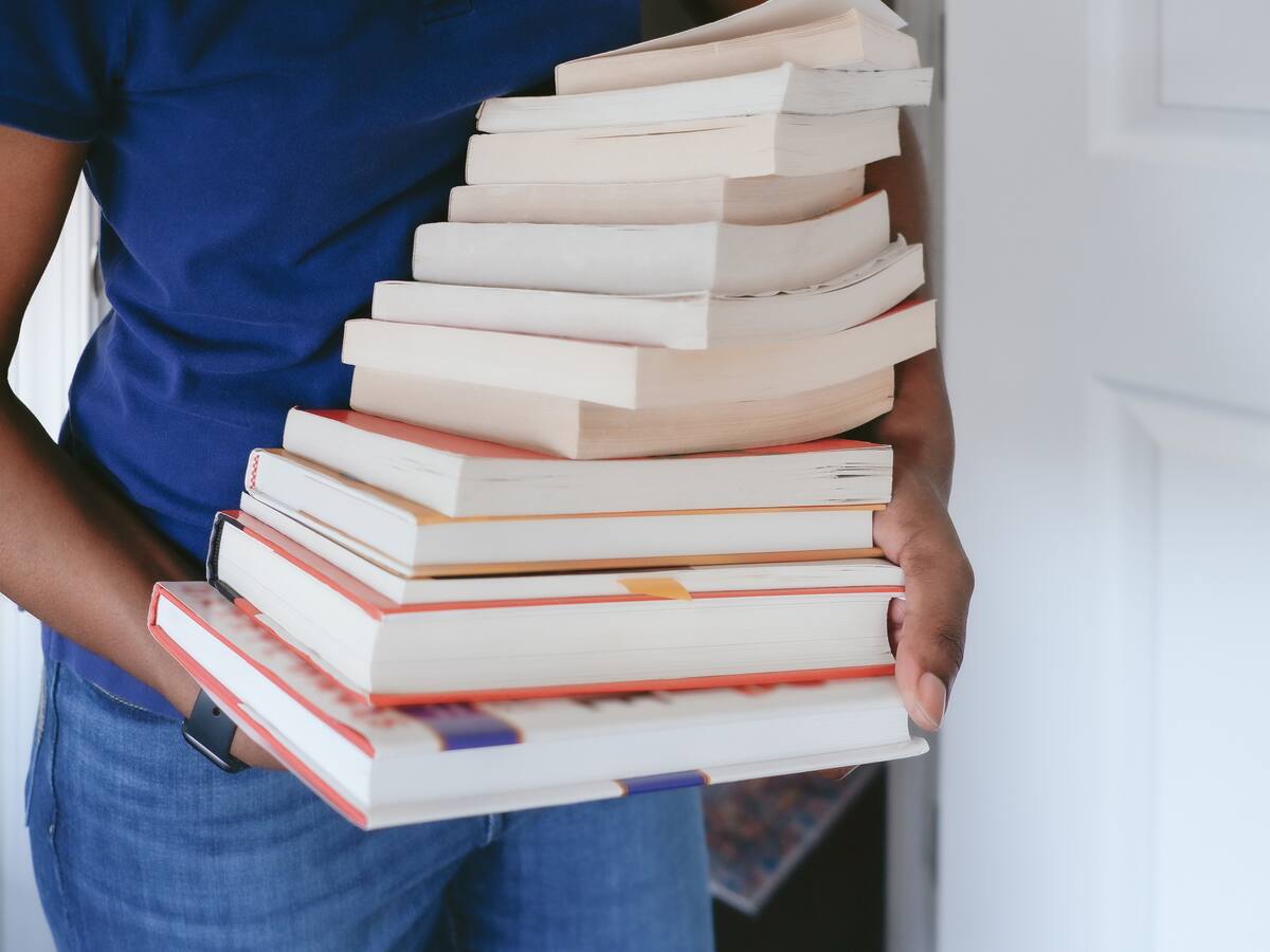 Soluciones W logra donaciones de libros para escuela rural en Yopal, Casanare