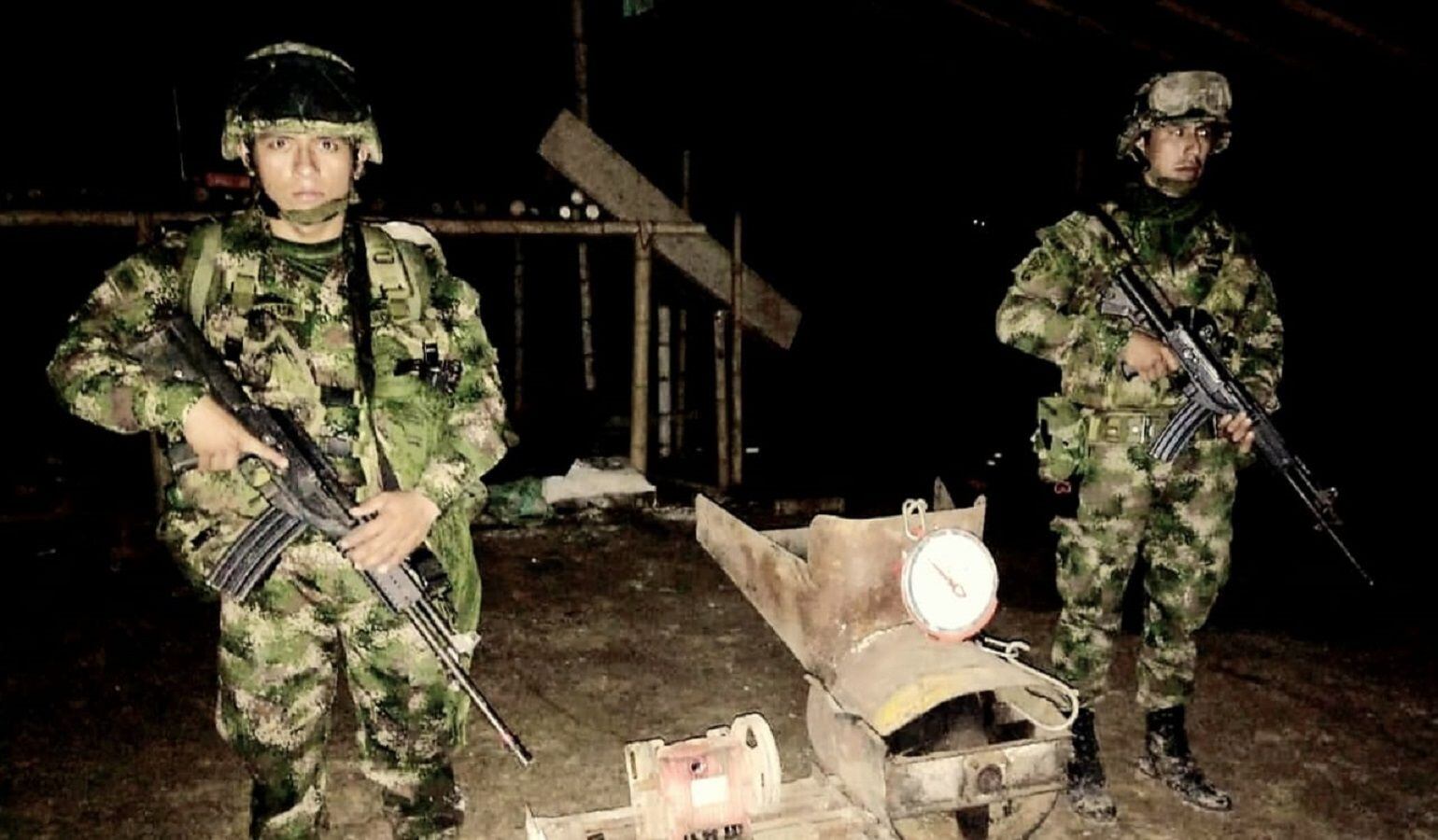 Incautados más de 50 galones de combustible en un deposito ilegal- Ejército Nacional 