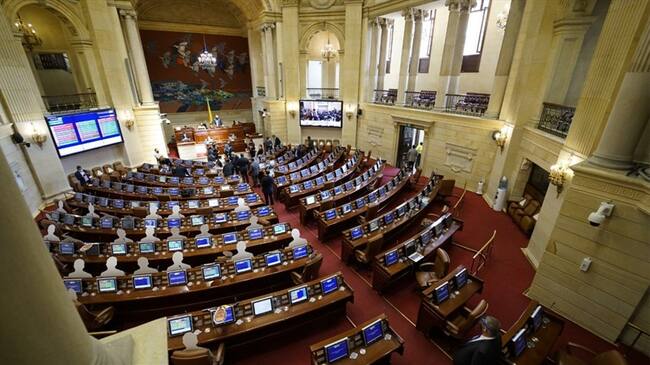 El Centro Democrático dice que está de acuerdo, pero las pocas veces que se ha logrado pasar a votación se declaran impedidos: Angélica Lozano. Foto: Colprensa