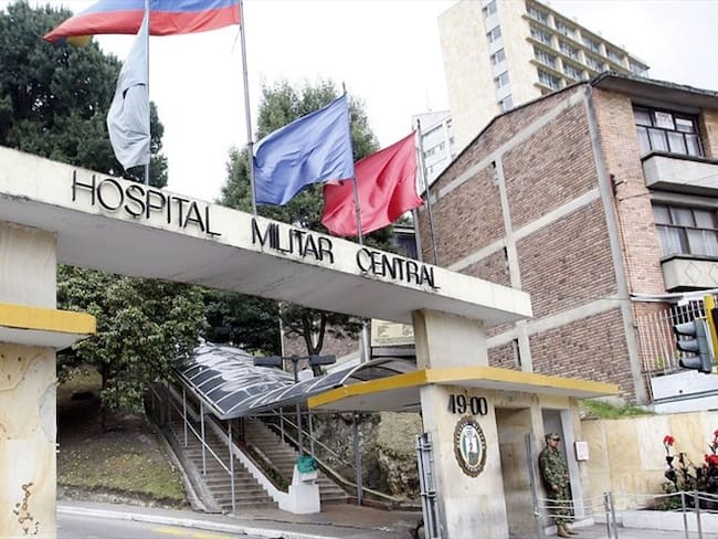 El comandante se recupera en el Hospital Militar Central. Foto: Colprensa
