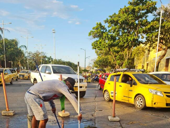 Rebosamiento de aguas negras en la ciudad/ Iván Calderón