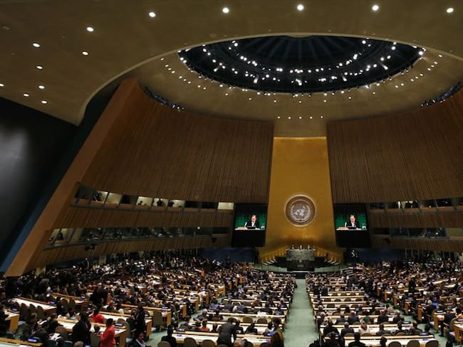 Congresistas del Centro Democrático están rotando imágenes con el logo de la ONU. Foto: Getty Images