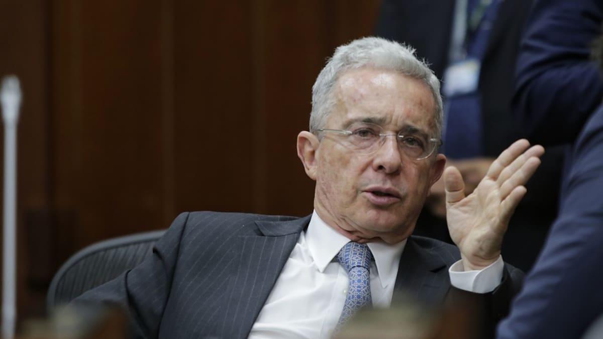 Álvaro Uribe denunciará a la Comisión de la Verdad: “fue impuesta por las Farc”
