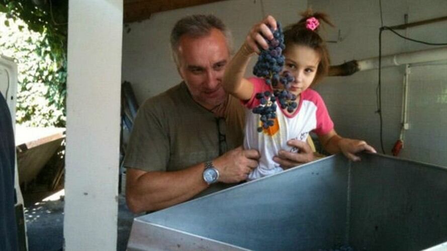 Fernando Blanco, el padre de Nadia Nerea, empezó a hacer campaña en los platós de televisión en 2009. Foto: BBC Mundo