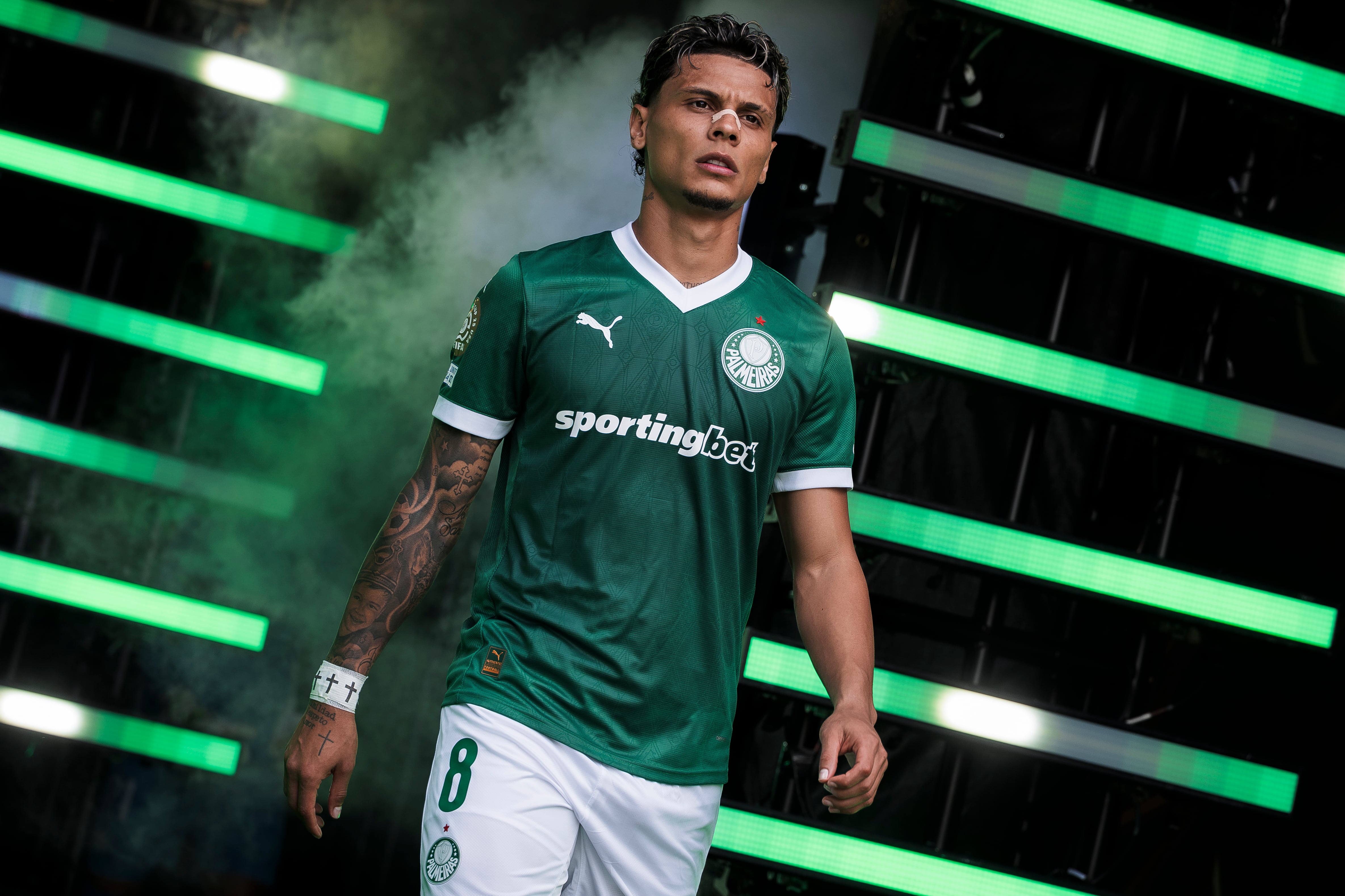 LINCOLN FINANCIAL FIELD, PHILADELPHIA, PENNSYLVANIA, UNITED STATES - 2025/06/28: Richard Rios of SE Palmeiras enters the field of play prior to the FIFA Club World Cup round of 16 football match between SE Palmeiras and Botafogo FR. SE Palmeiras won 1-0 over Botafogo FR after extra time. (Photo by Nicolò Campo/LightRocket via Getty Images)