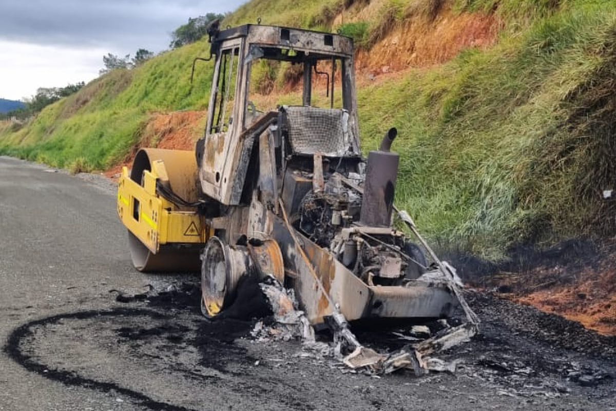 Nueva maquinaria quemada en el Cauca. Crédito: Consorcio Nuevo Cauca.