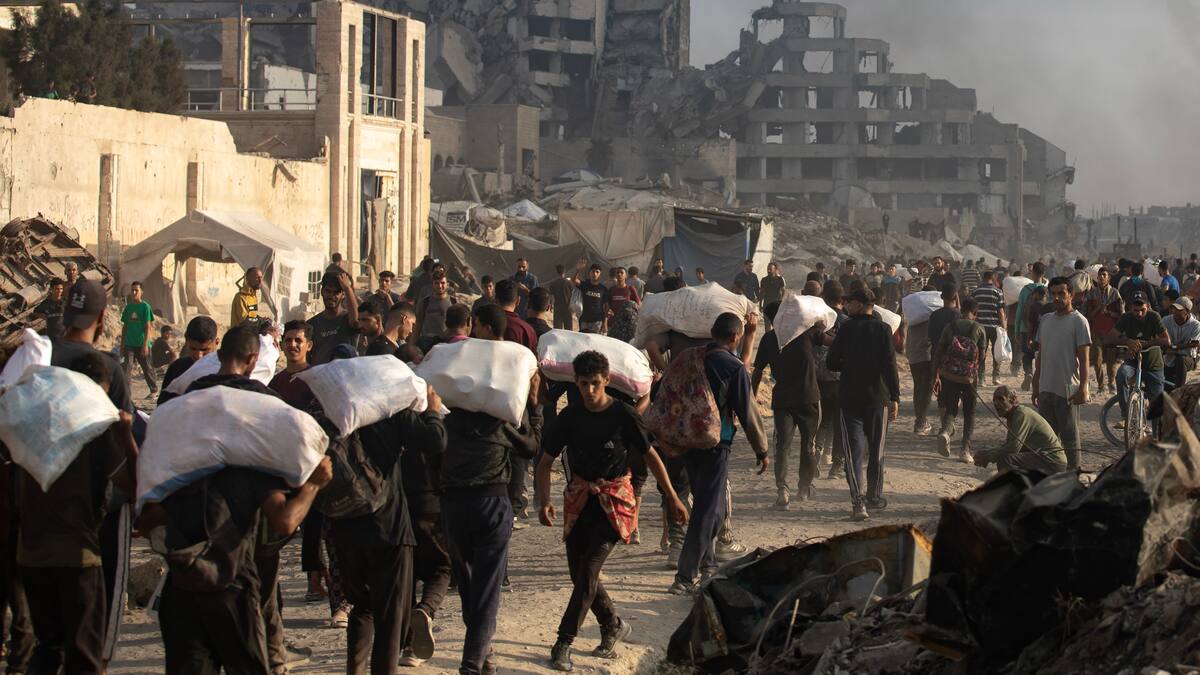 Ordenan a soldados israelíes disparar contra gazatíes que reciben ayuda humanitaria, dice Haaretz
