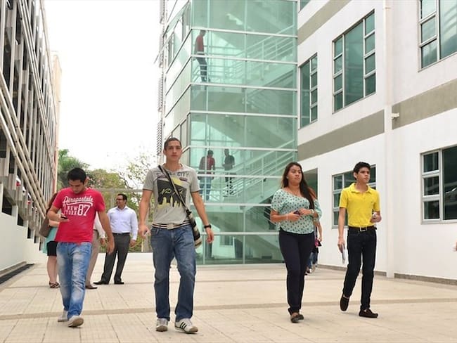 Universidad Autónoma del Caribe vuelve a incumplirles a sus empleados. Foto: Colprensa