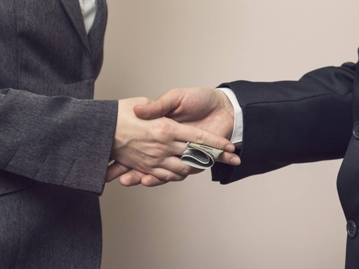 Familia en exilio denuncia que su abogado se habría apoderado de su empresa