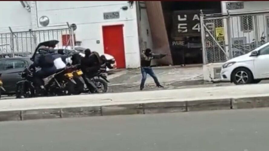 Cinematográfico intento de hurto terminó en balacera en El Poblado de Medellín. Foto: Captura de video