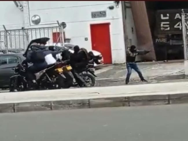 Cinematográfico intento de hurto terminó en balacera en El Poblado de Medellín. Foto: Captura de video