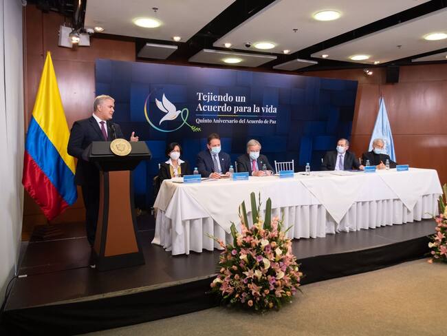 Pretender hablar de paz mientras se asesina y se secuestra es una burla: Duque a ELN