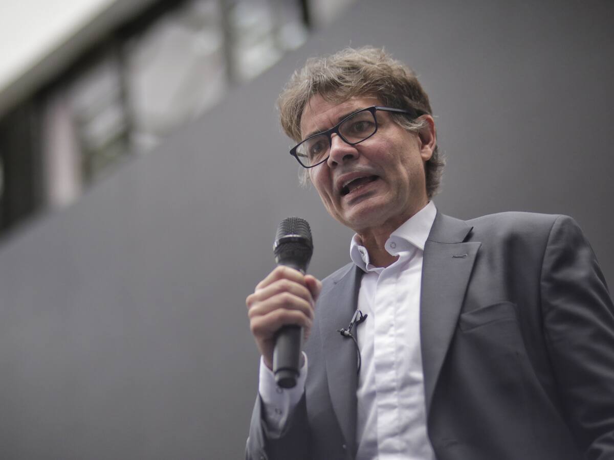 “No más ultimátum”: Alejandro Gaviria responde a Ingrid Betancourt