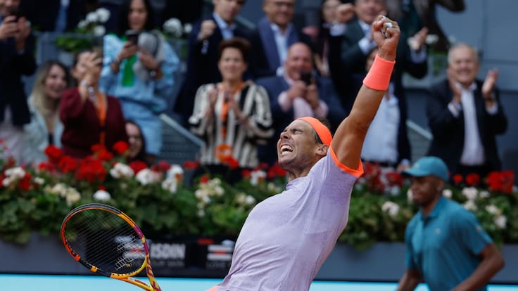 MADRID, 29/04/2024.- El tenista Rafa Nadal celebra su victoria ante el argentino Pedro Cachín en su partido del Mutua Madrid Open, este lunes en la Caja Mágica de Madrid. EFE/JuanJo Martín