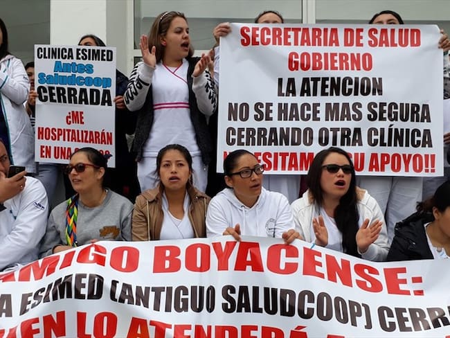 Cientos de usuarios y trabajadores de la Clínica Esimed de Tunja adelantan protestas. Foto: Jorge Herrera (W Radio)