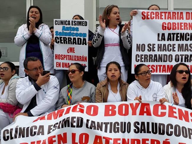 Cientos de usuarios y trabajadores de la Clínica Esimed de Tunja adelantan protestas. Foto: Jorge Herrera (W Radio)