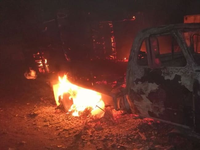 Investigan incineración de un vehículo en Morales, Cauca. Foto: Cortesía Radio Super
