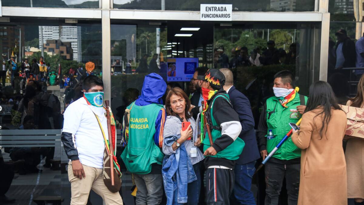 Minga Indígena llegó al DNP en Bogotá para exigir garantías territoriales