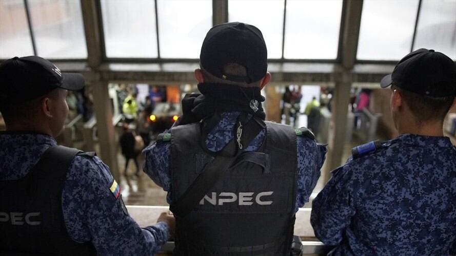 Tres servidores del INPEC son señalados como presuntos responsables de traficar estupefacientes en varias cárceles del Distrito Judicial de Medellín. Foto: Colprensa / SERGIO ACERO