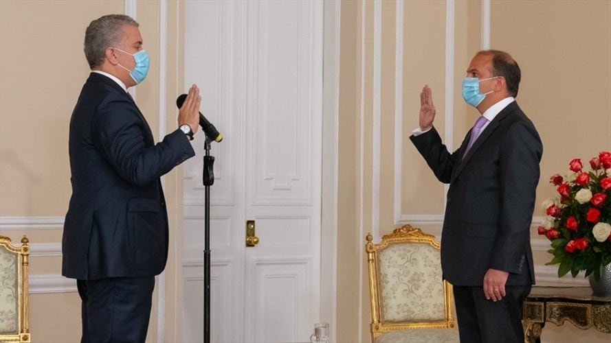 Durante la posesión del defensor del pueblo, Carlos Camargo, el presidente Iván Duque advirtió que su gobierno no dejará que el narcotráfico se fortalezca. Foto: Presidencia de la República