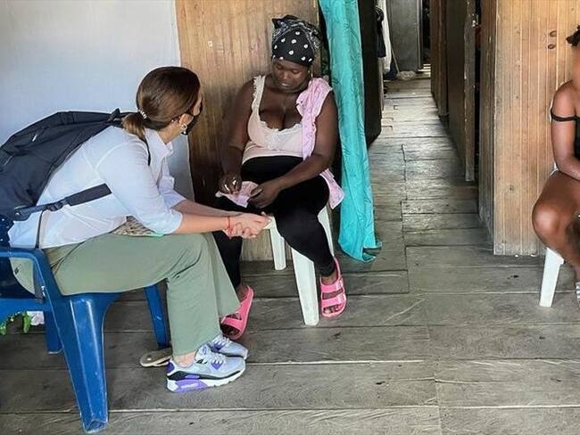 La directora del Instituto habló con los familiares de la menor asesinada en Guapi . Foto: ICBF